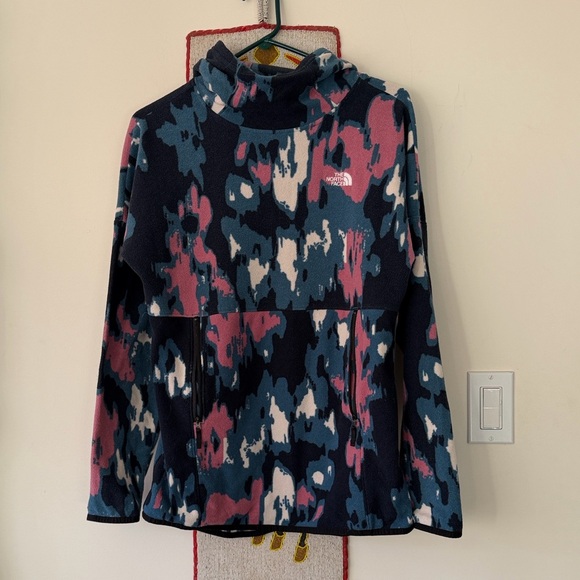 The North Face Tops - Super Soft Super Comfortable sweatshirt/hoodie by NORTH FACE